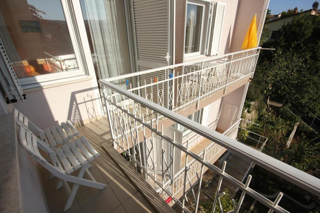 Apartments With A Parking Space Rabac, Labin - 7410 Exterior photo